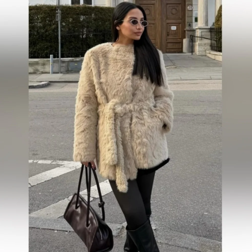 ZARA FAUX FUR BELTED COAT CREAM SIZE XL